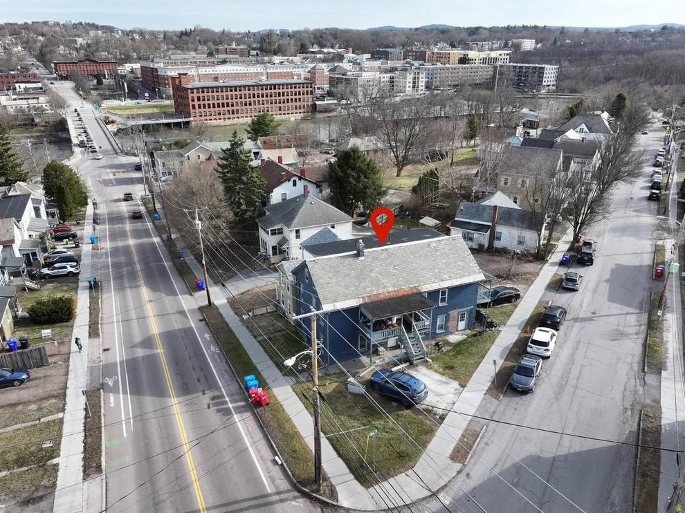 Unit for sale at 6-8 Chase, Burlington, VT 05401