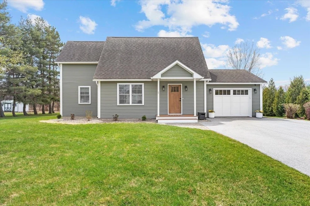 Unit for sale at 6 Vivian, St. Albans Town, VT 05478