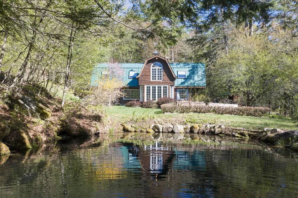 Unit for sale at 1905 Turkey Mountain, Jamaica, VT 05343