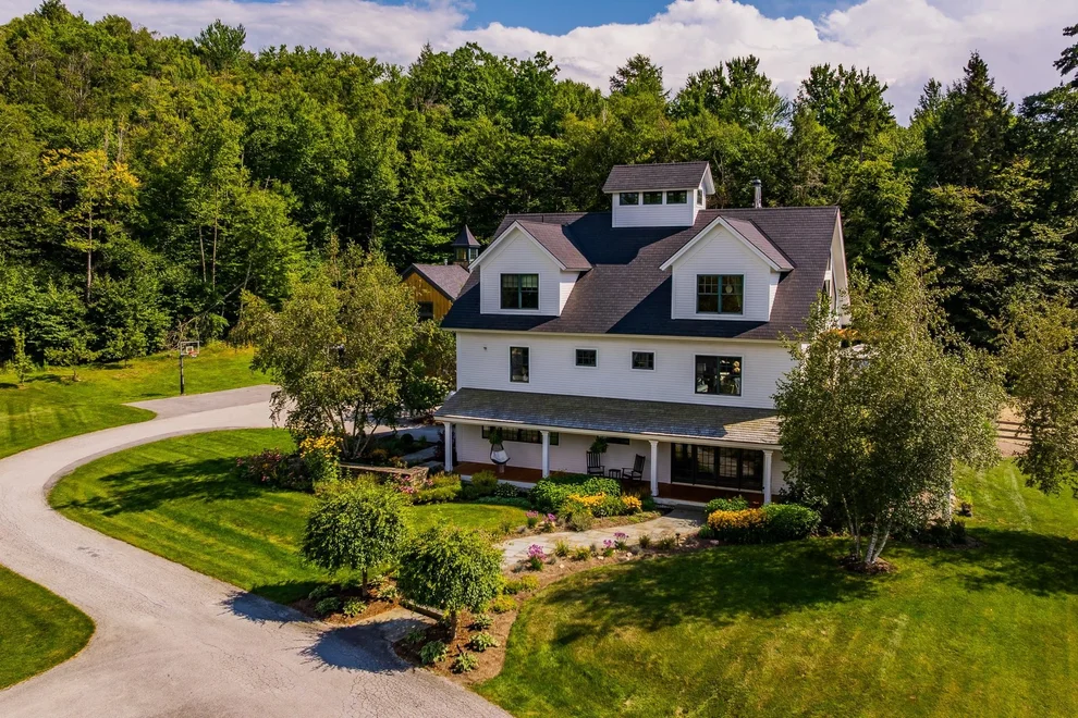 Unit for sale at 93 Elizabeth, Sunderland, VT 05250