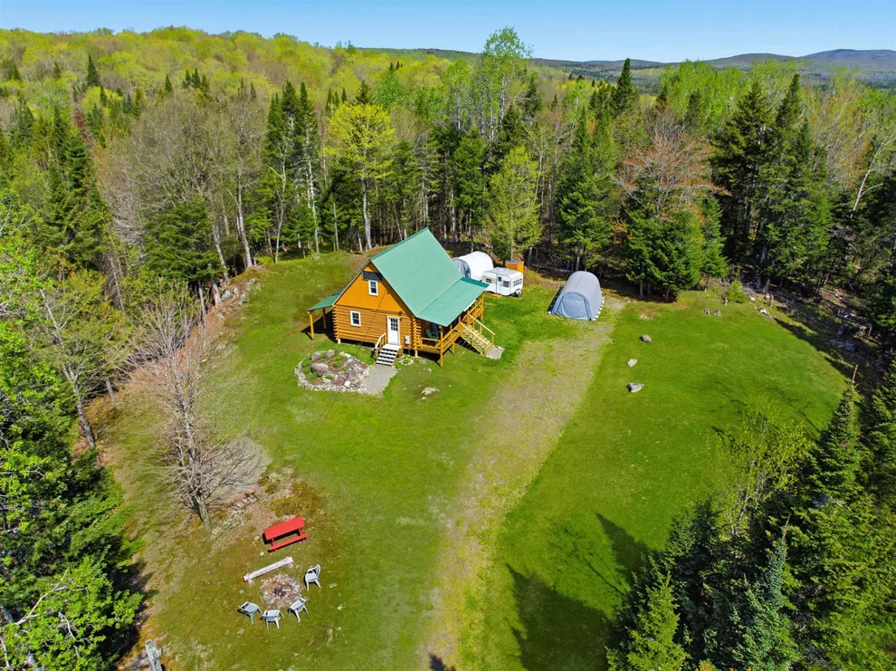 Unit for sale at 505 Hill, Pittsburg, NH 03592