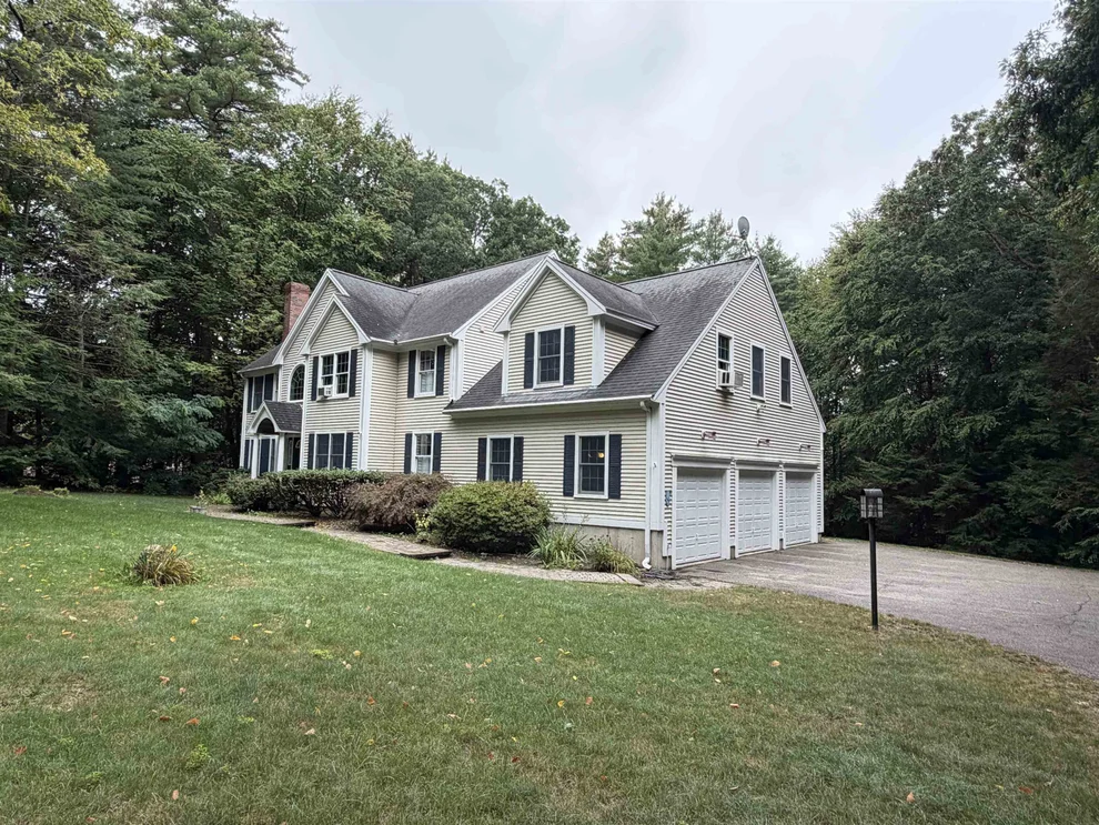 Unit for sale at 7 Palmer, Kensington, NH 03833
