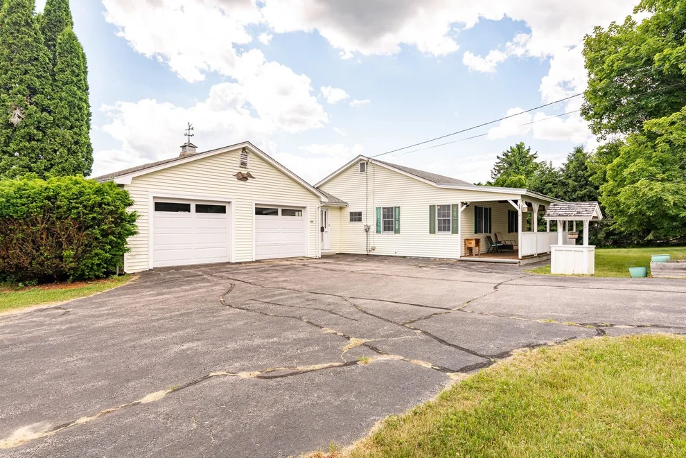 Unit for sale at 507 Wentworth, Brookfield, NH 03872