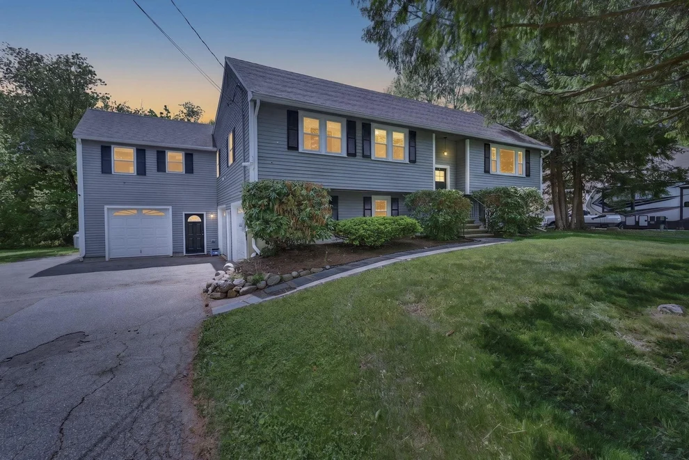 Unit for sale at 30 Amberwood, Atkinson, NH 03811