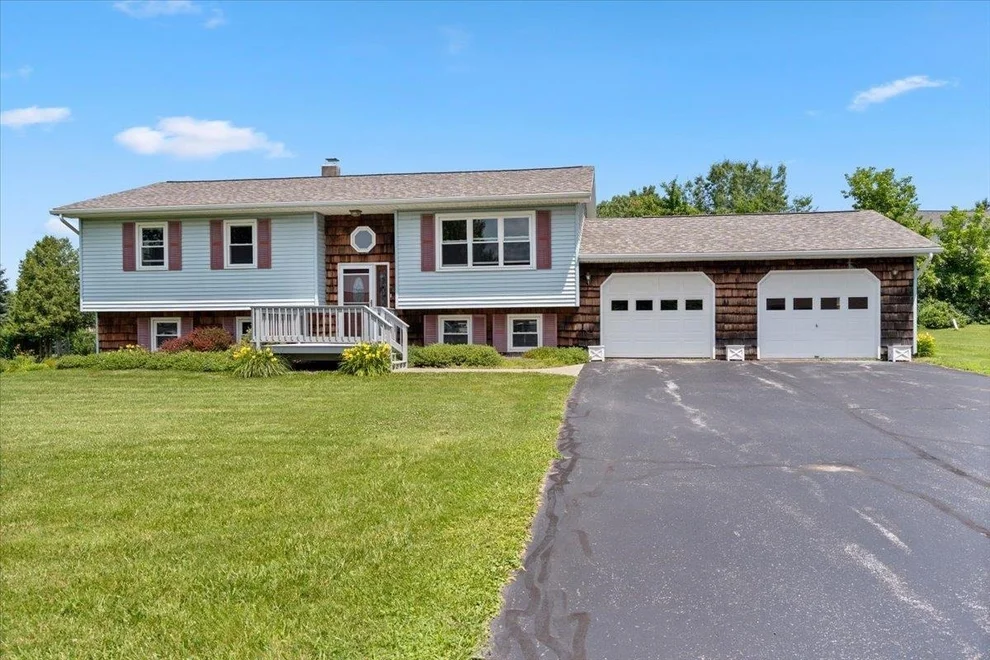 Unit for sale at 17 Meadowbrook, St. Albans Town, VT 05478