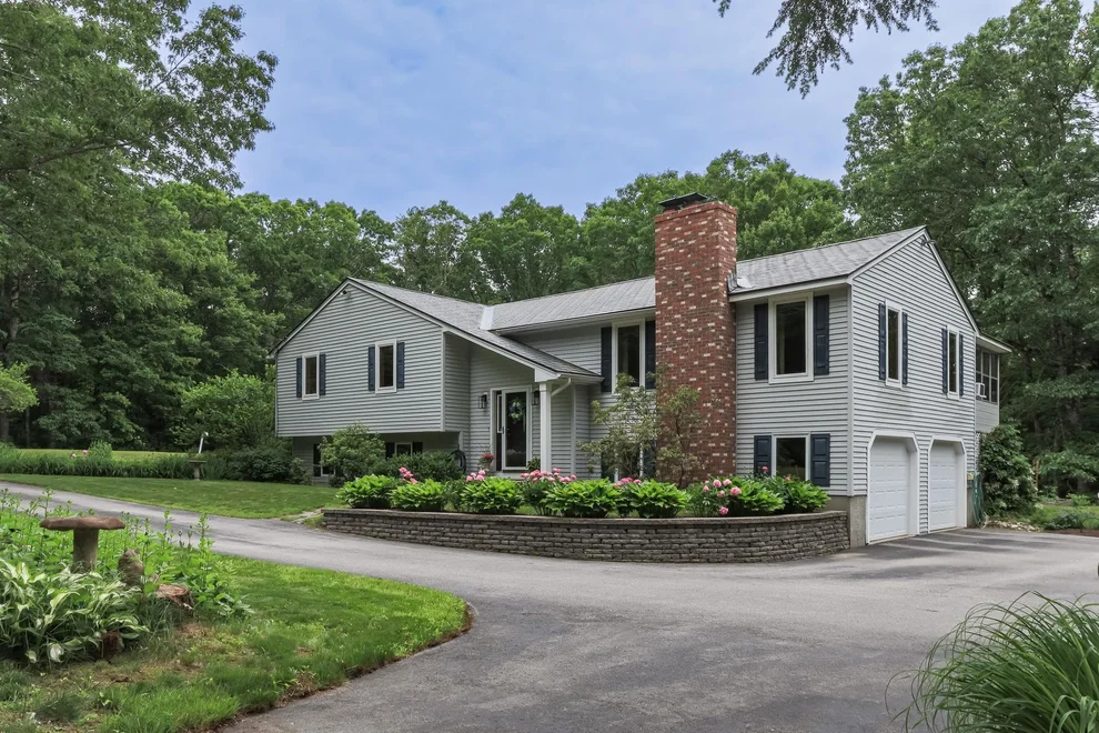 Unit for sale at 59 Whipplewill, New Boston, NH 03070