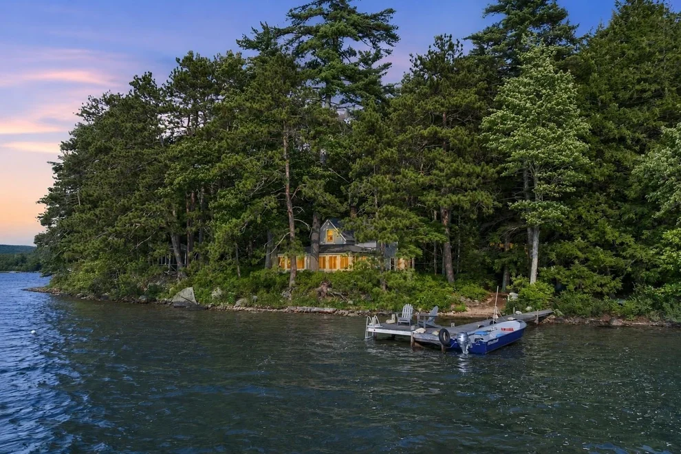 Unit for sale at 11 Triggs, Wolfeboro, NH 03894