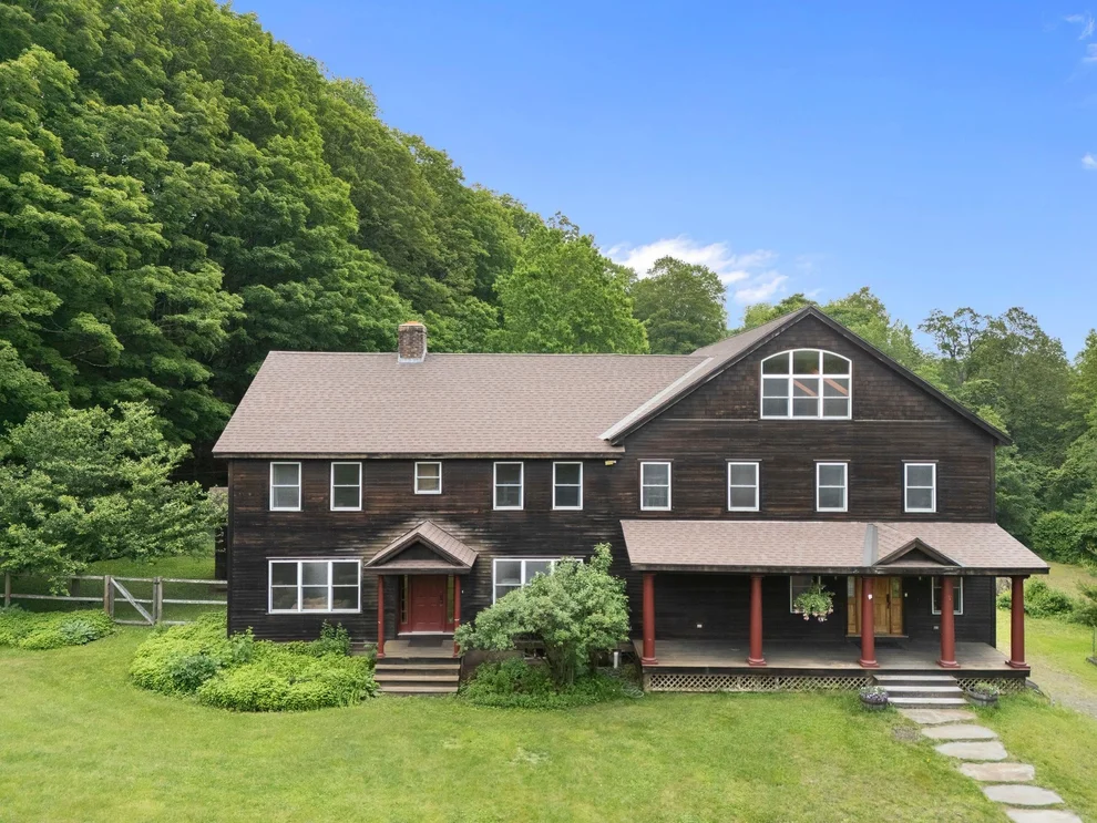 Unit for sale at 925 Hinesburg, Brattleboro, VT 05301