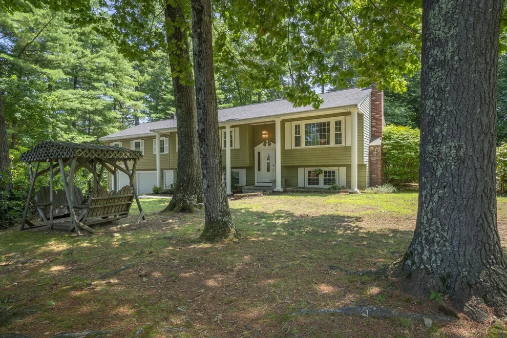 Unit for sale at 8 Hampshire, Londonderry, NH 03058