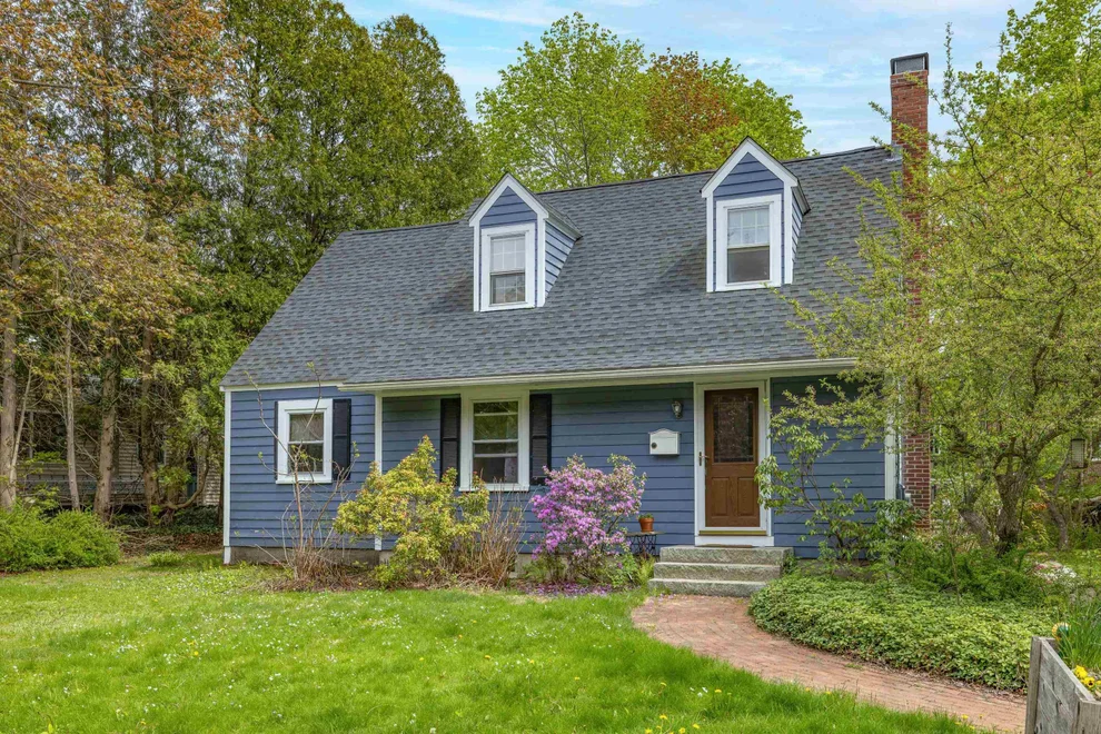Unit for sale at 26 Edgewood, Durham, NH 03824