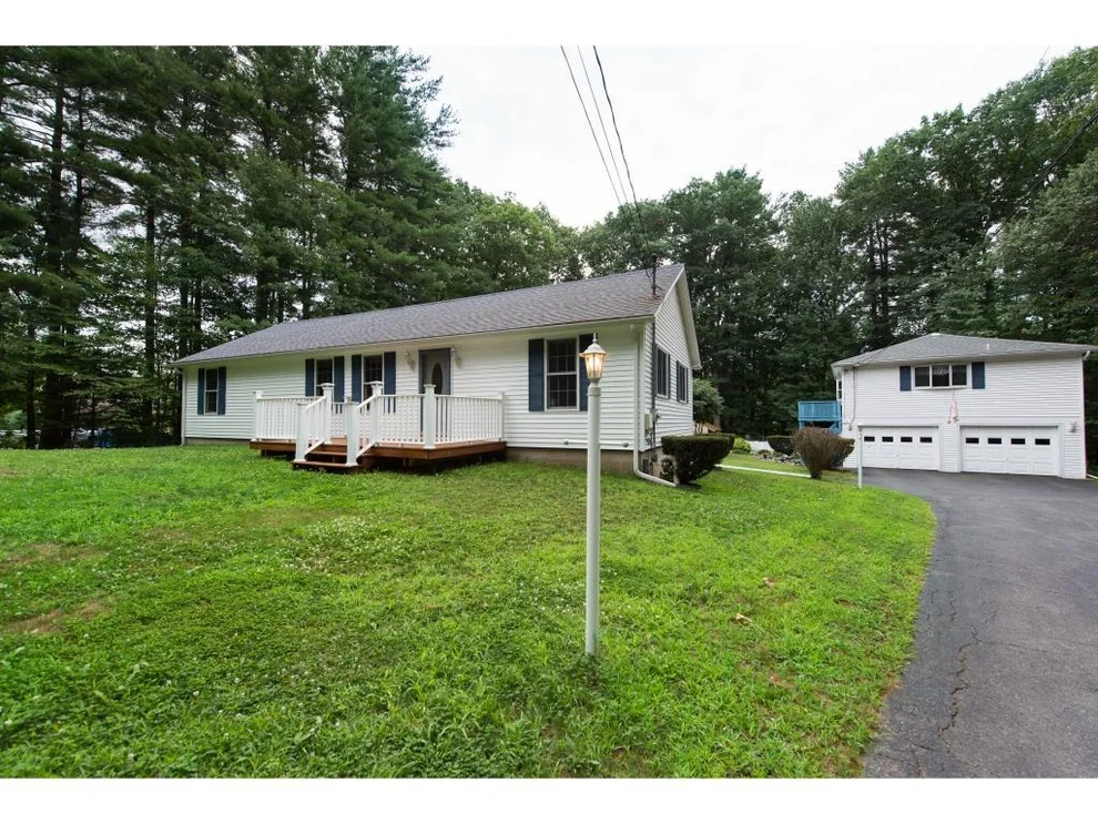 Unit for sale at 46 Muddy Pond, Kensington, NH 03833