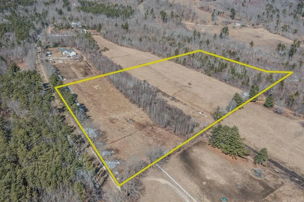Unit for sale at 137 North, Barnstead, NH 03225