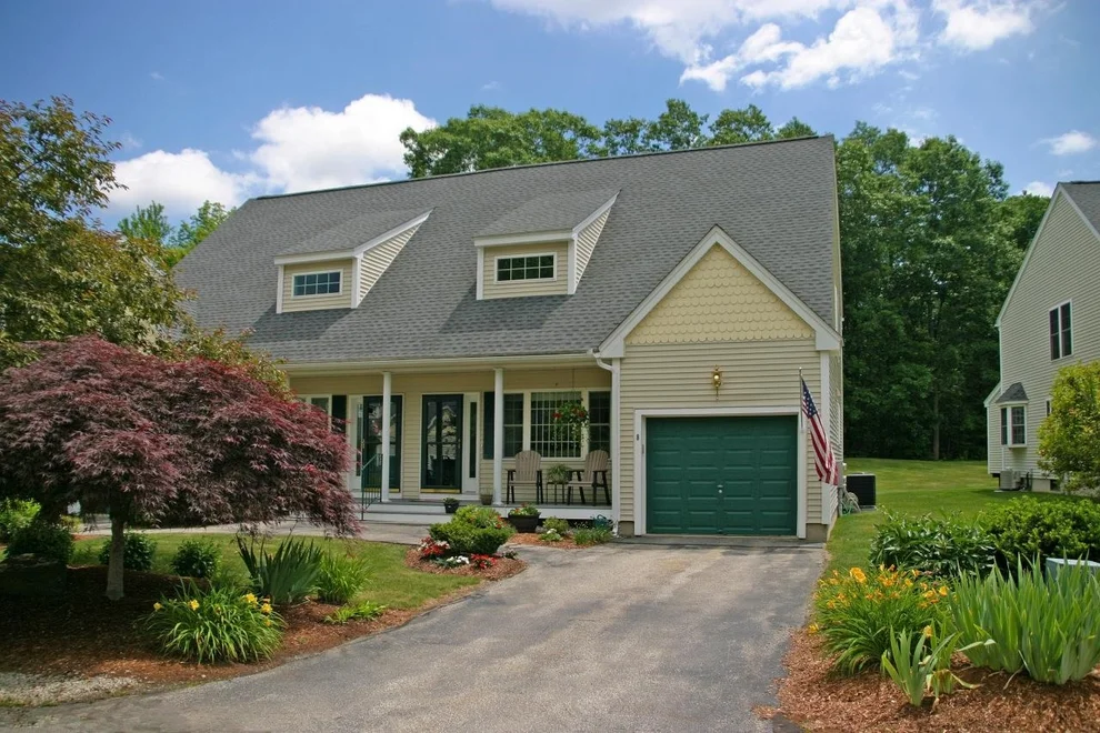 Unit for sale at 8 Royal, Raymond, NH 03077