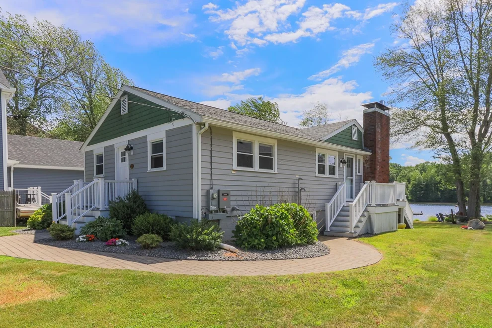 Unit for sale at 23 Escumbuit, Derry, NH 03038