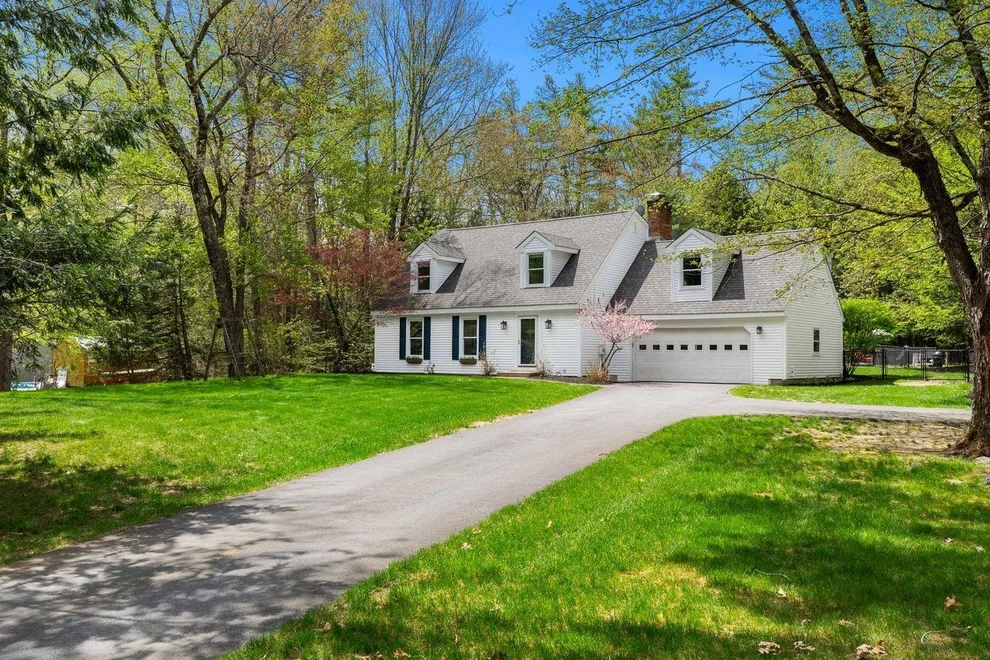 Unit for sale at 5 Wentworth, Bedford, NH 03110