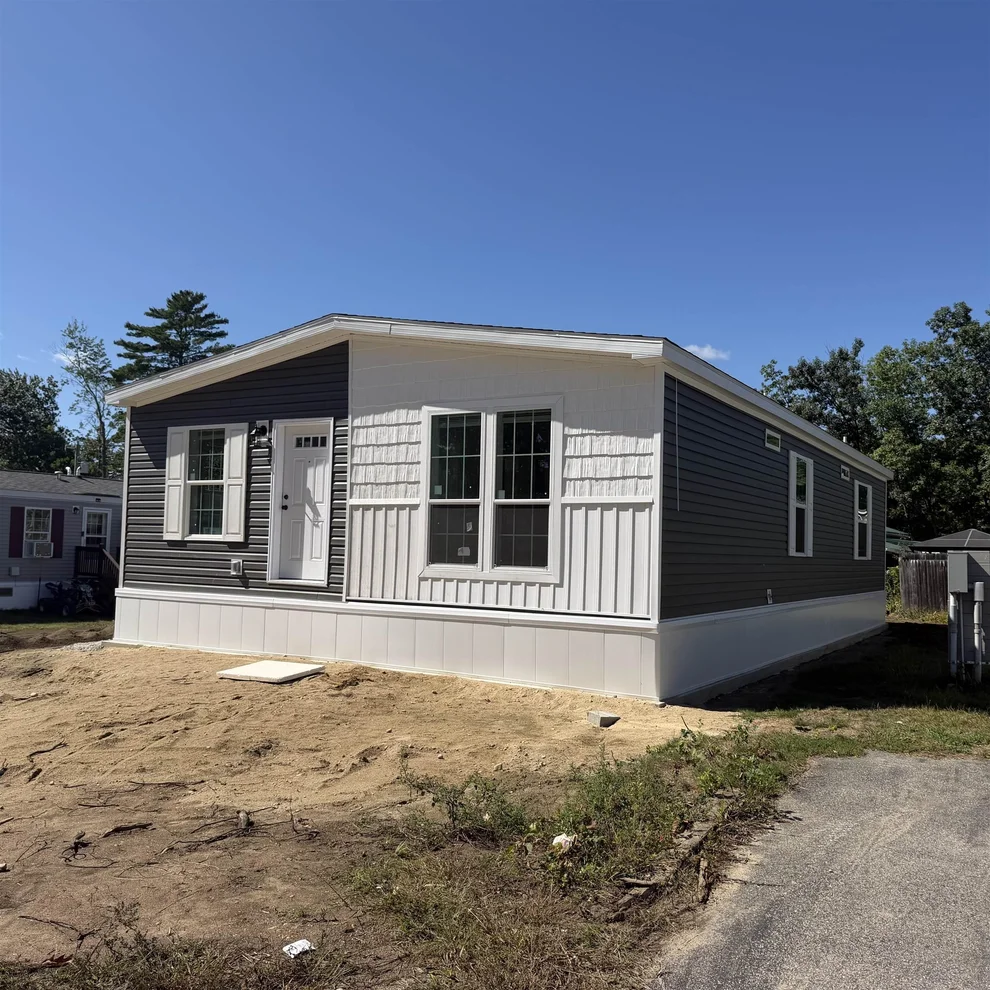 Unit for sale at 5 Downfield, Rochester, NH 03867