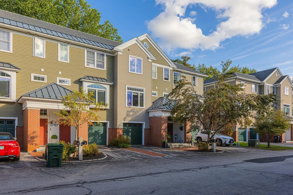 Unit for sale at 98 Riverwalk, Manchester, NH 03101