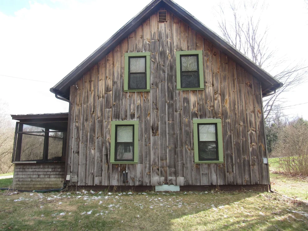 Unit for sale at 701 Bluff, Newport City, VT 05855