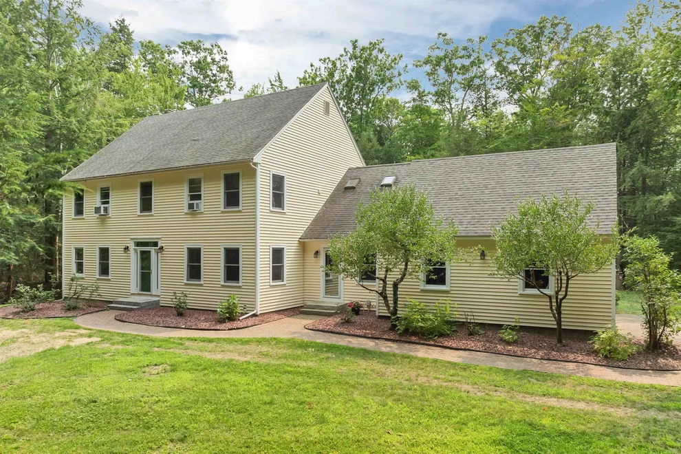 Unit for sale at 11 Longview, Bow, NH 03304