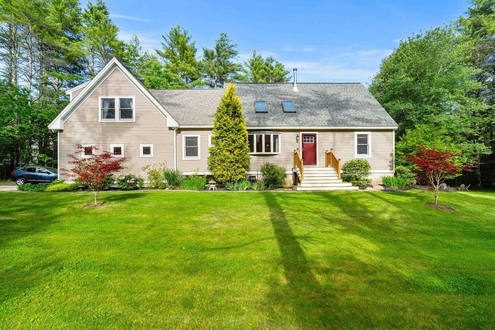 Unit for sale at 12 Doe Farm, Newmarket, NH 03857