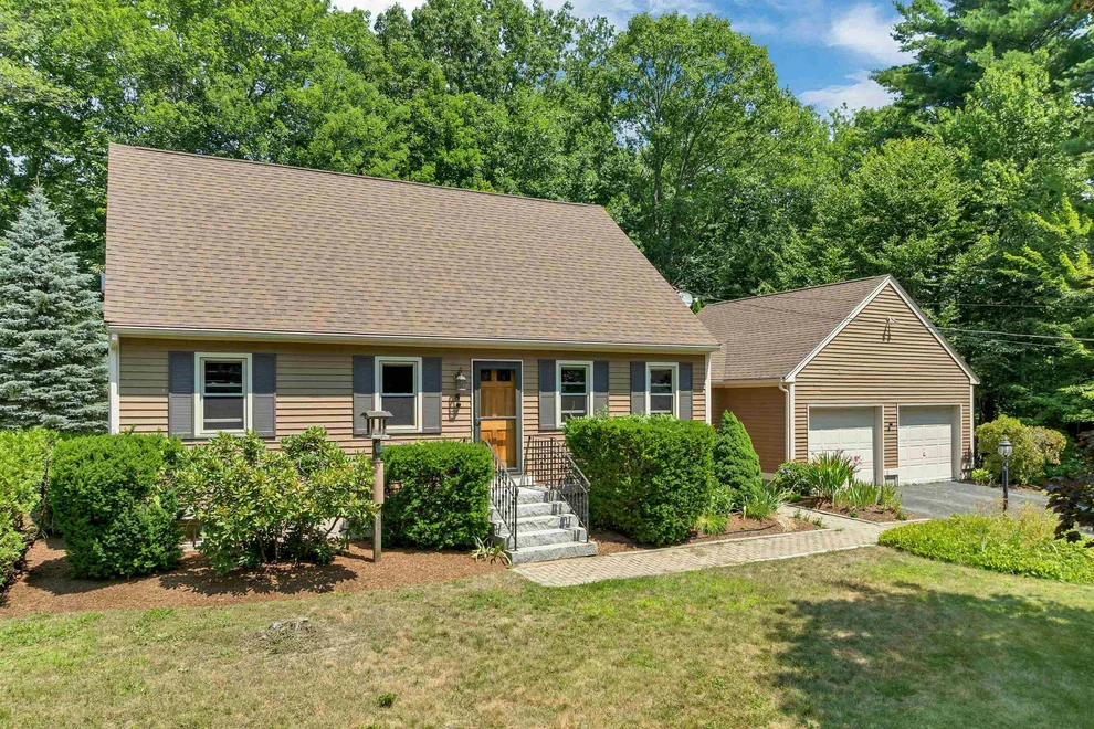Unit for sale at 5 Concord, Rochester, NH 03867