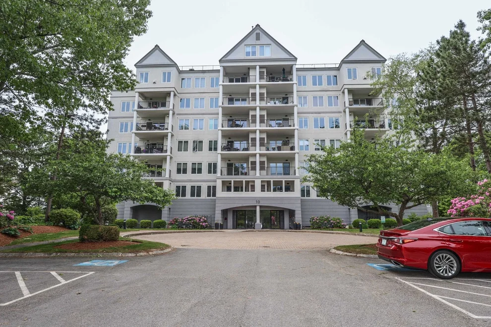 Unit for sale at 10 Mountain Laurels, Nashua, NH 03062