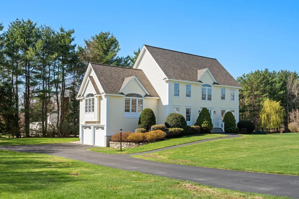 Unit for sale at 1 Silver Brook, Salem, NH 03079