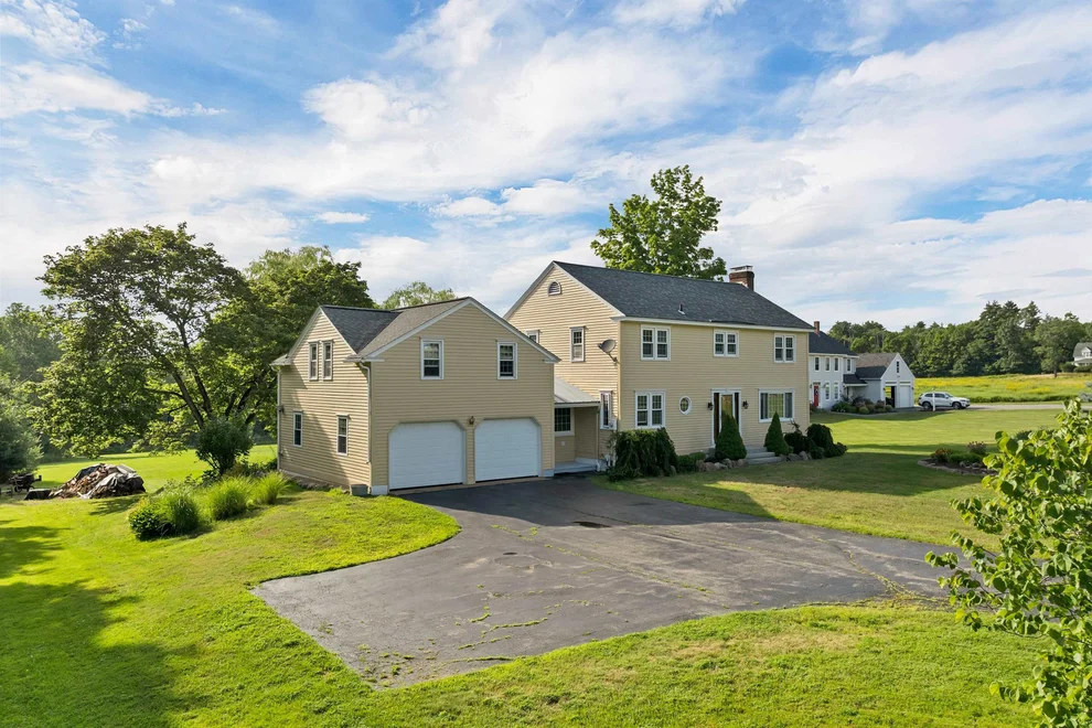 Unit for sale at 176 White Oaks, Laconia, NH 03246