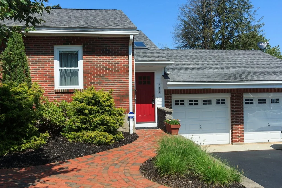 Unit for sale at 196B Norfolk, Manchester, NH 03103