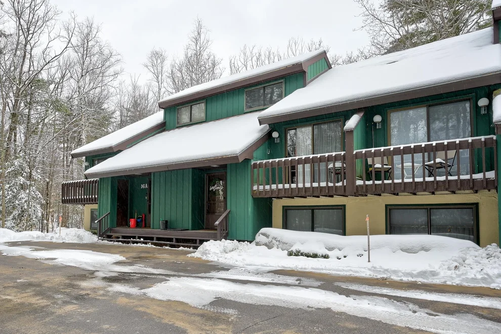 Unit for sale at 123 Stonehurst Manor, Conway, NH 03860
