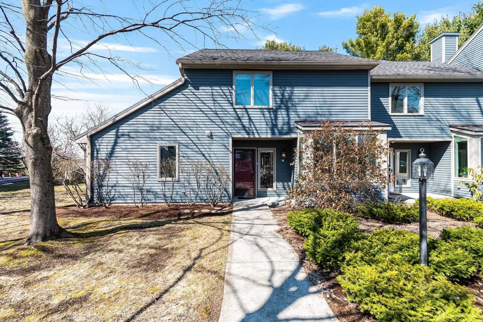Unit for sale at 911 Dorset, South Burlington, VT 05403