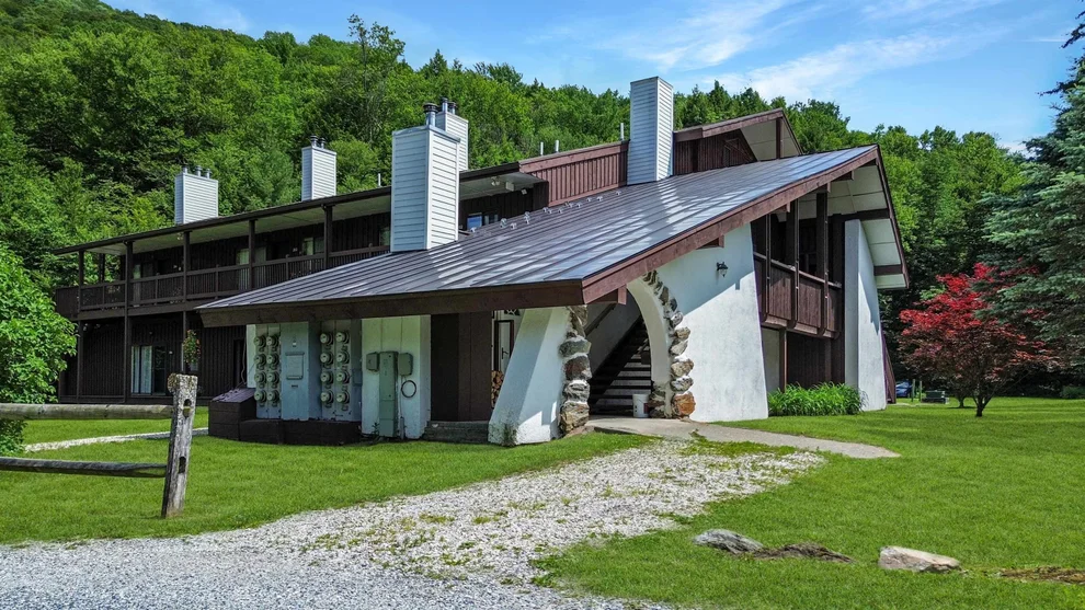 Unit for sale at 2358 Route 100, Pittsfield, VT 05762