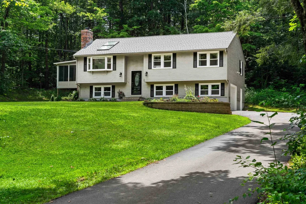 Unit for sale at 20 Hawkview, Hudson, NH 03051