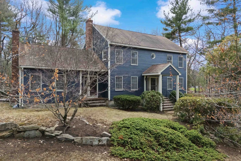 Unit for sale at 41 Windsor, Londonderry, NH 03053