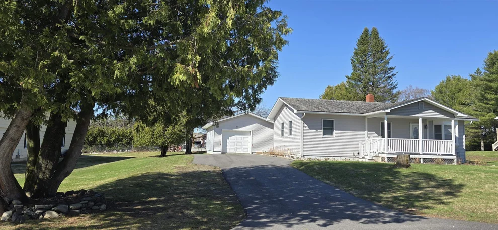 Unit for sale at 33 Lynwood, Derby, VT 05829