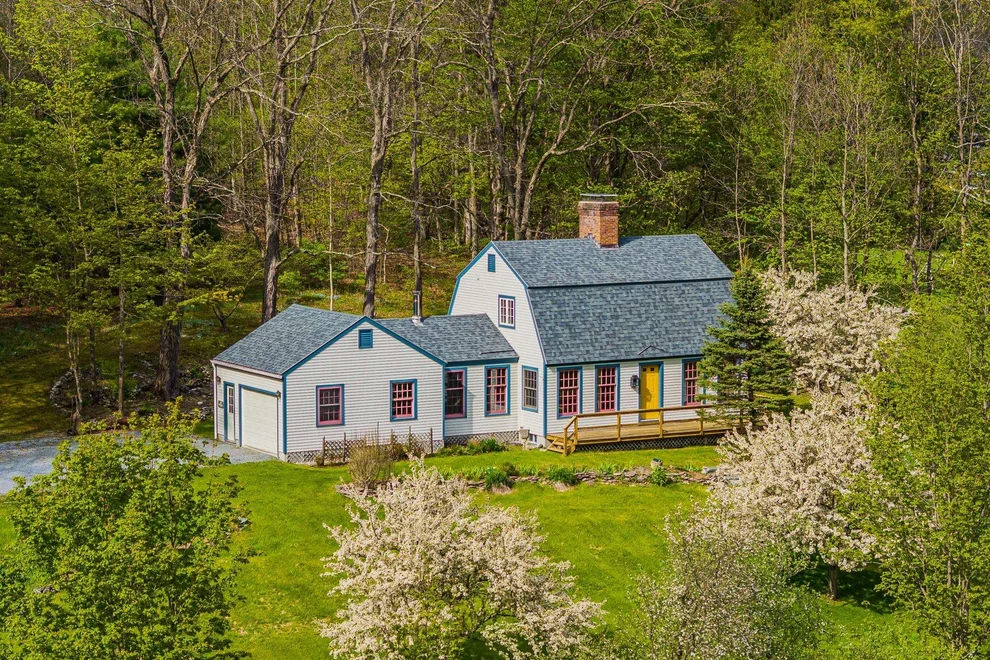 Unit for sale at 136 Fox Run, Arlington, VT 05250