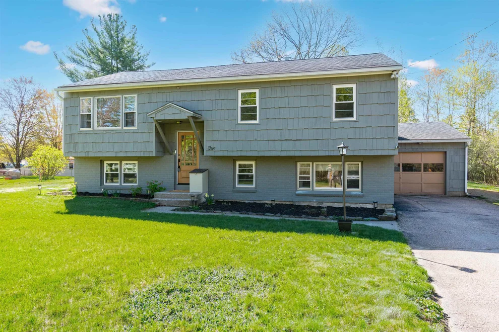 Unit for sale at 5 Cemetery, Essex, VT 05452