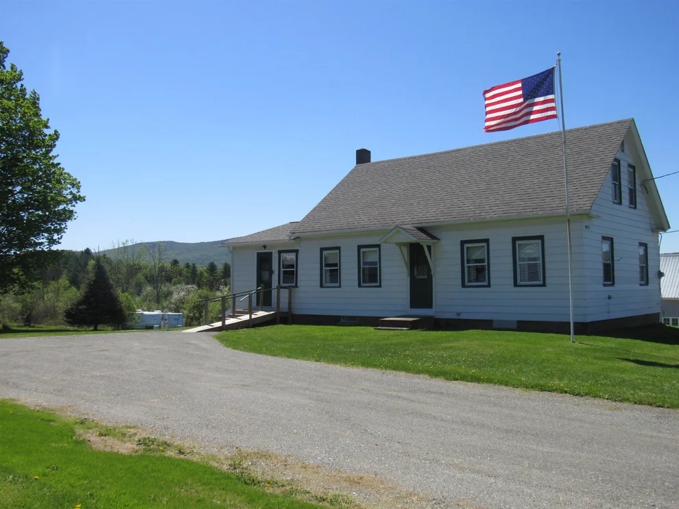 Unit for sale at 4472 Route 14 North, Irasburg, VT 05845