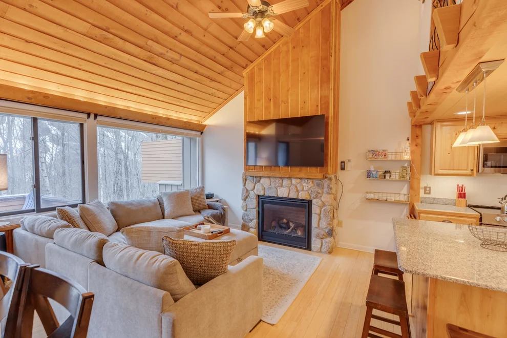 Unit for sale at 19 Big Coolidge, Lincoln, NH 03251