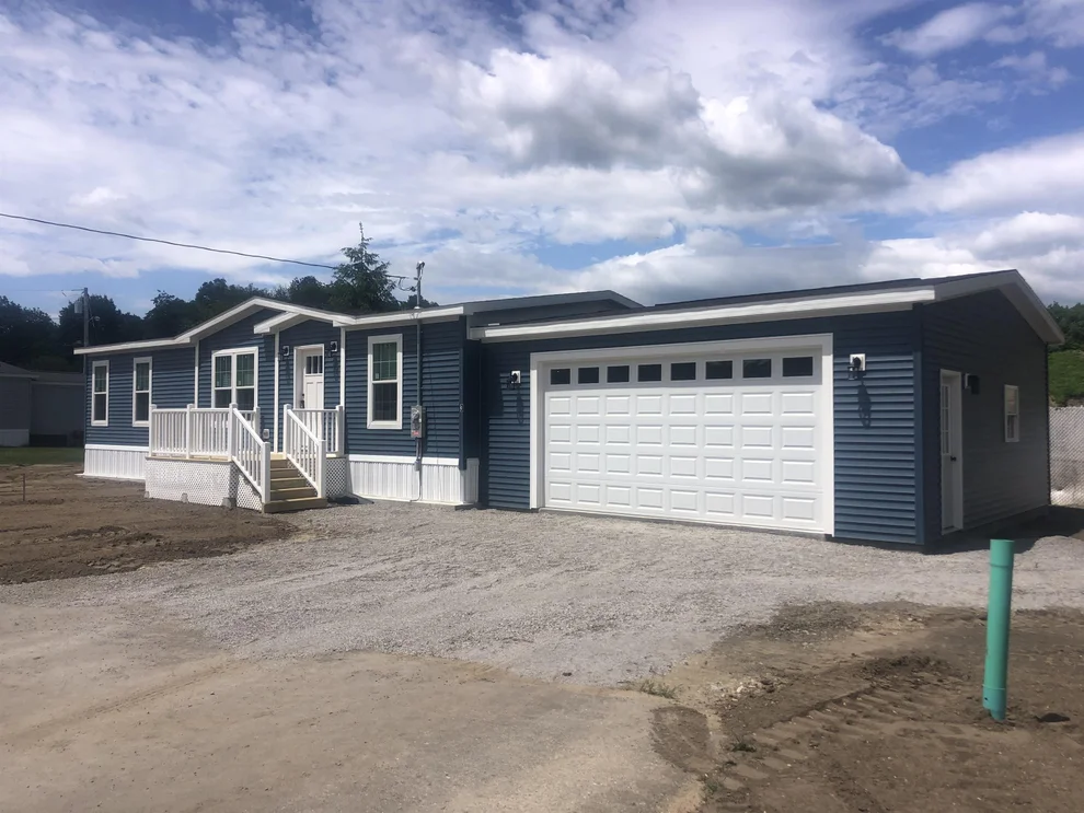 Unit for sale at 3 Edmund Meadow, Hampstead, NH 03841