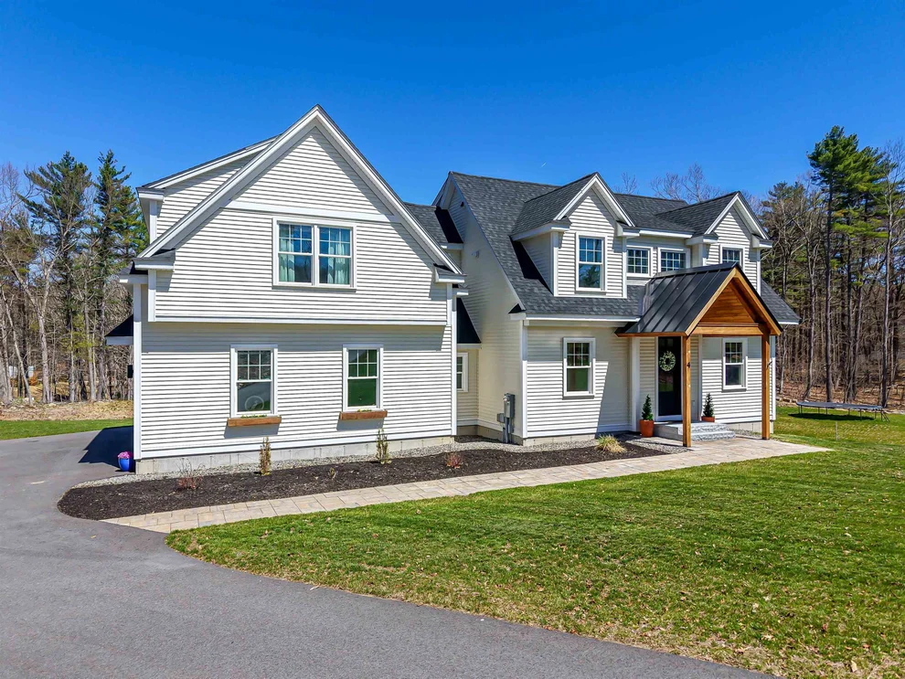 Unit for sale at 4 West Shore Park, Kingston, NH 03848