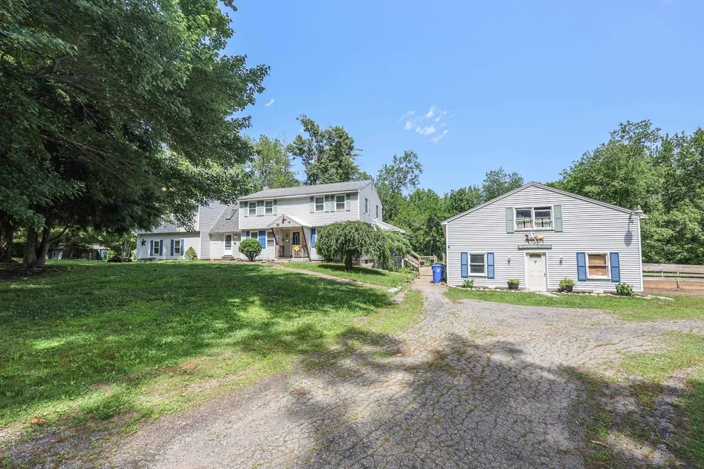 Unit for sale at 22 Holton, Londonderry, NH 03053