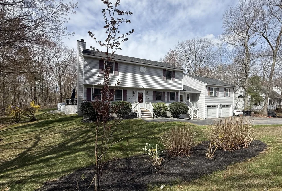 Unit for sale at 14 Garvin, Derry, NH 03038