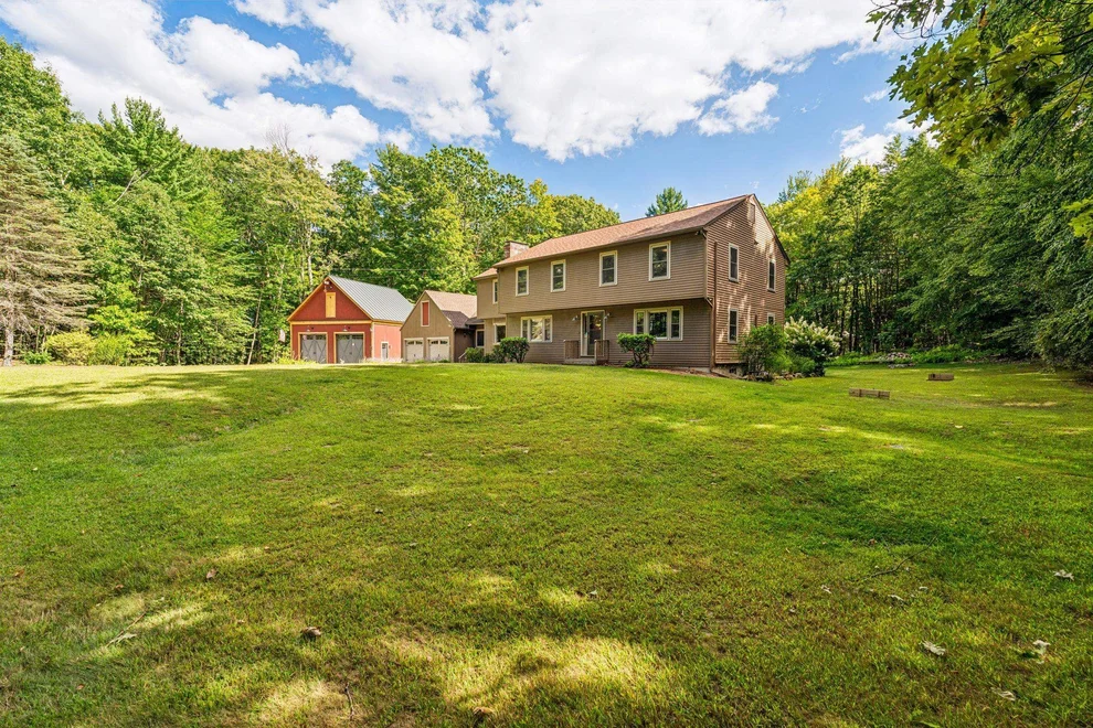 Unit for sale at 6 North Woods, Dunbarton, NH 03046