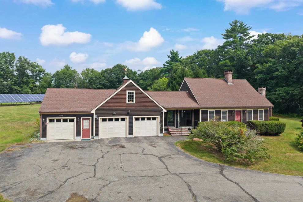 Unit for sale at 303 Stage, Nottingham, NH 03290