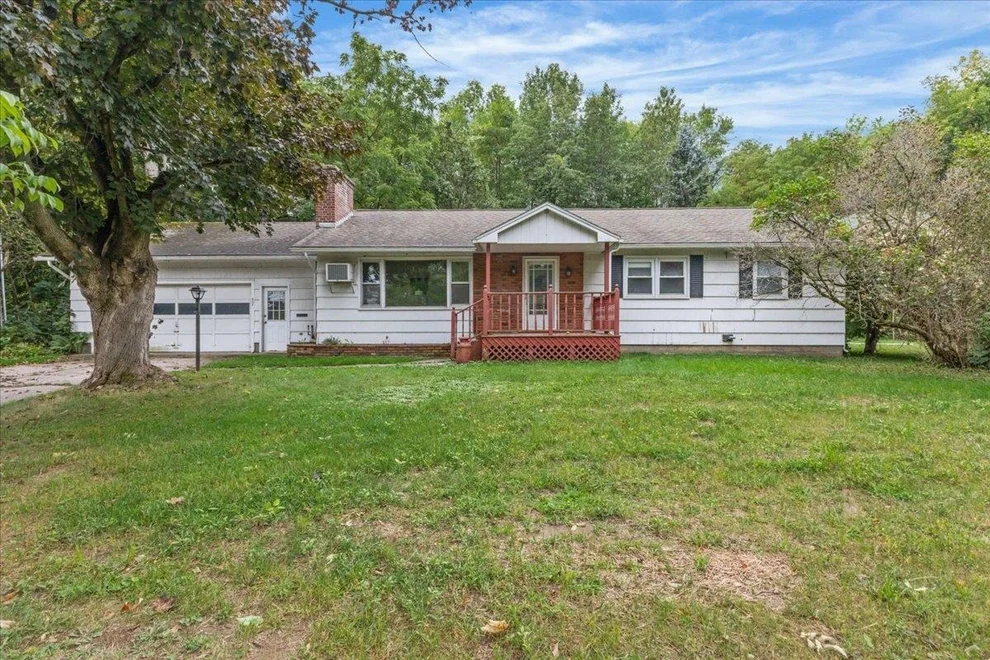 Unit for sale at 657 West Lakeshore, Colchester, VT 05446