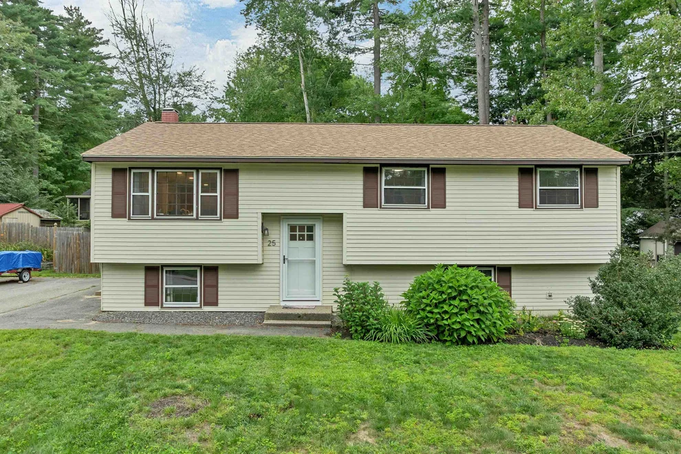 Unit for sale at 25 Briar Cliff, Milford, NH 03055