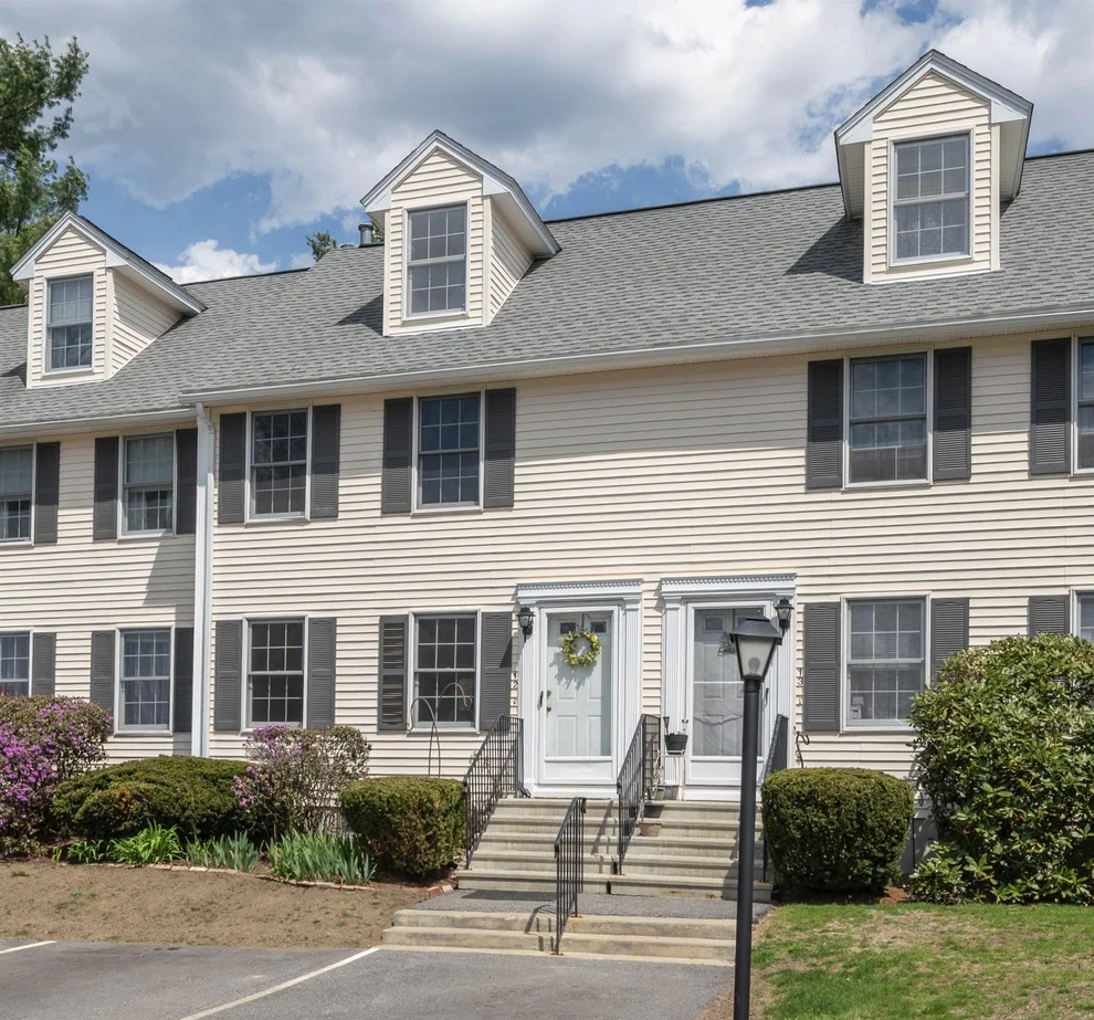 Unit for sale at 12 Wyndmere, Londonderry, NH 03053