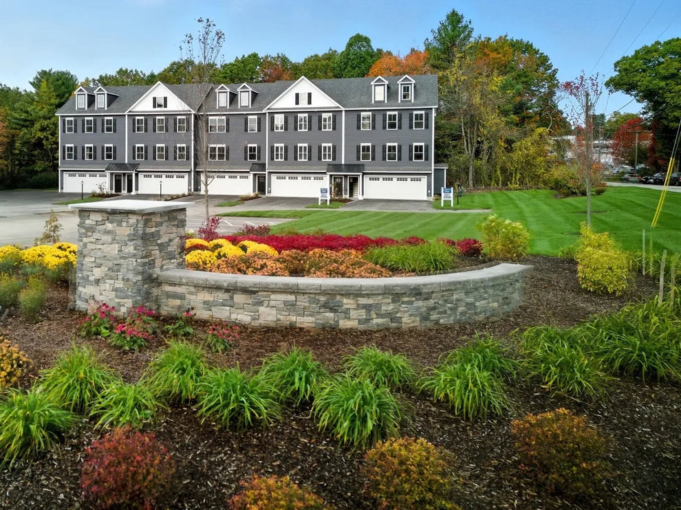 Unit for sale at 22 Elise, Londonderry, NH 03053