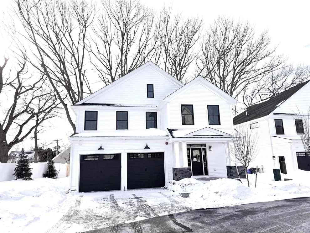 Unit for sale at #5 Woodbury Reserve, Portsmouth, NH 03801